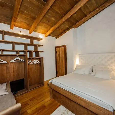 Villa Rustic With Indoor Pool *
