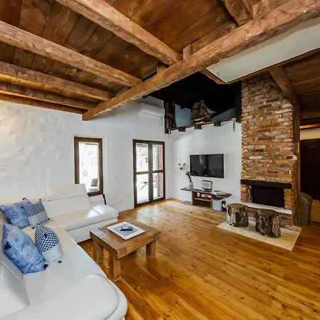 Rustic With Indoor Pool Villa Radosic (Lecevica)
