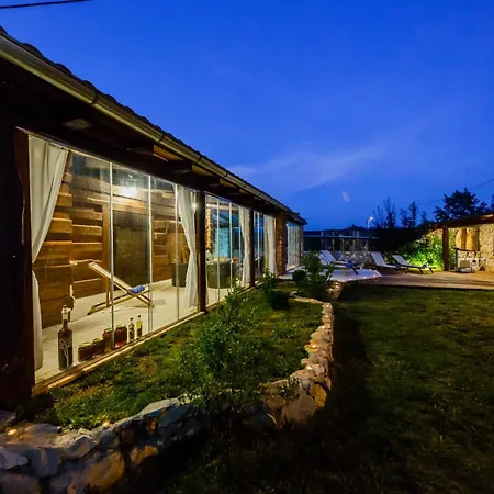 Rustic With Indoor Pool *