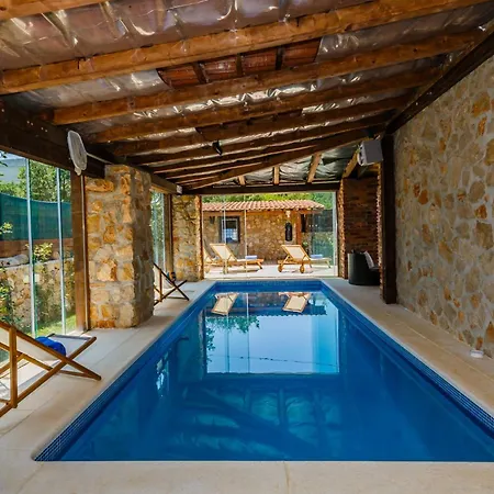 Rustic With Indoor Pool Radosic (Lecevica)
