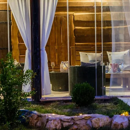 Rustic With Indoor Pool *