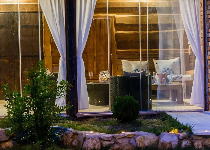 Rustic With Indoor Pool *