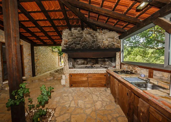 Rustic With Indoor Pool *
