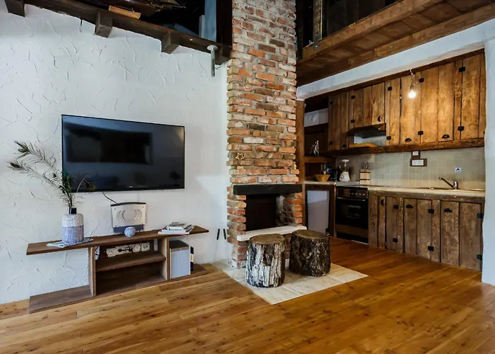 Rustic With Indoor Pool ヴィラ *