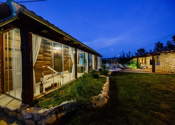 Rustic With Indoor Pool *