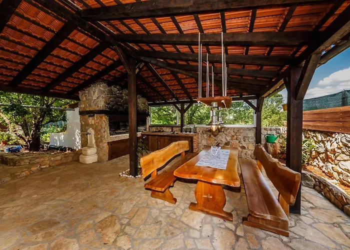 Rustic With Indoor Pool ヴィラ Radošić