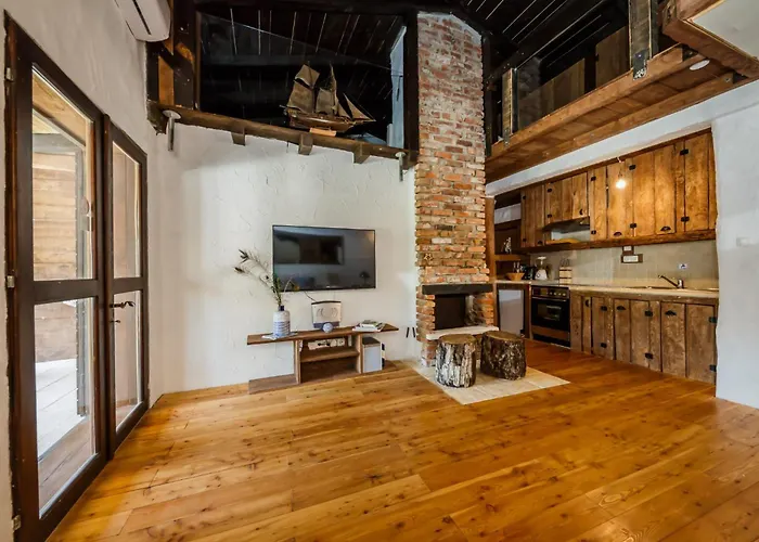 ヴィラ Rustic With Indoor Pool Radošić