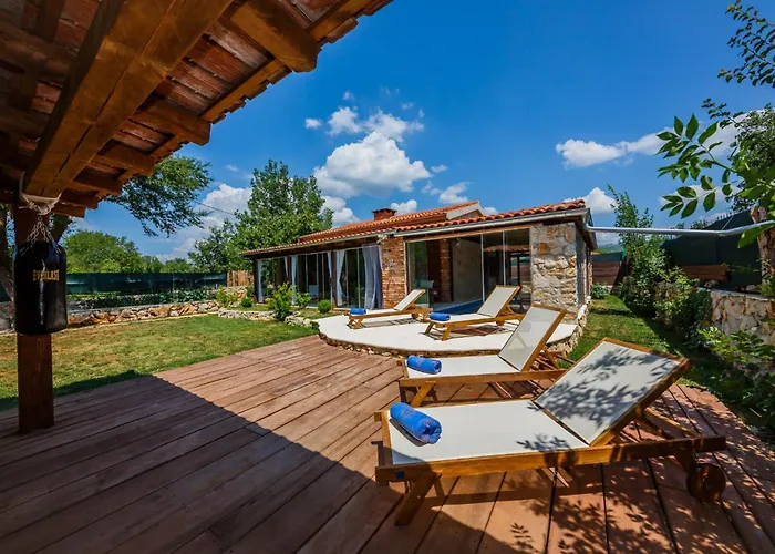 Rustic With Indoor Pool * Radošić
