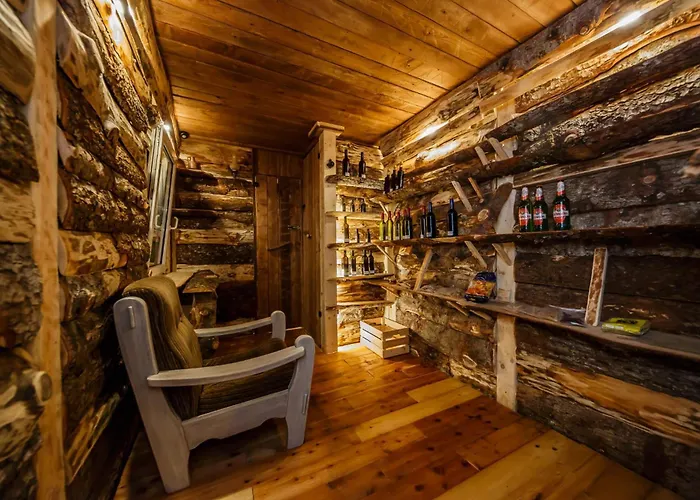 ヴィラ Rustic With Indoor Pool Radošić