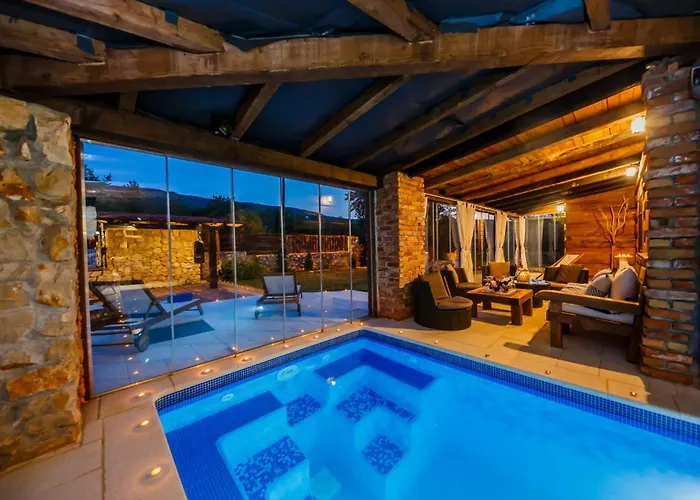 Rustic With Indoor Pool * Radošić